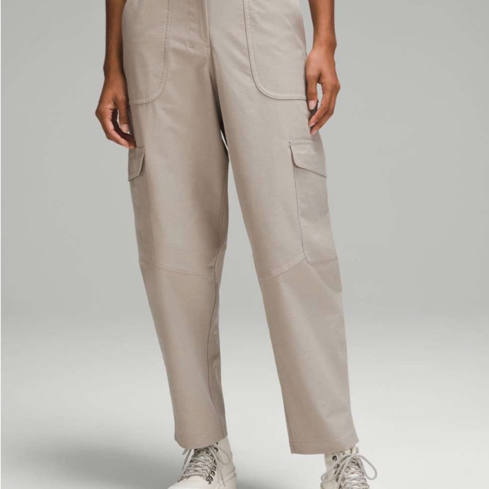 Lululemon Light Utilitech Cargo Pocket High-Rise Pant